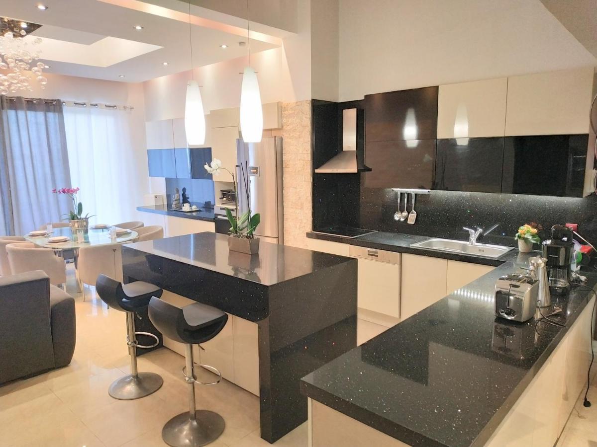 Luxury With Sea View Near Kallithea Apartment *